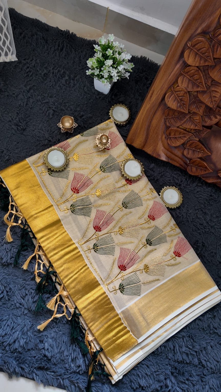 Pastel Floral Kasavu Saree with Golden Zari Border - Image 2